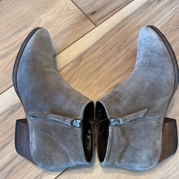 Vero Cupio Suede Bootie’s 🥾 - Picture 6 of 9
